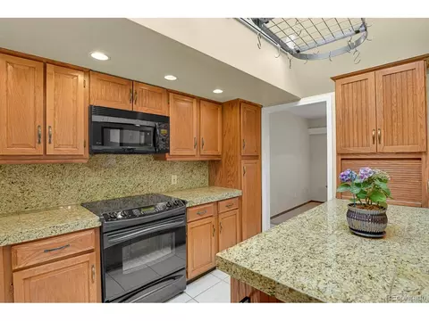9186 E Floyd Pl, Denver, CO 80231 photo 6