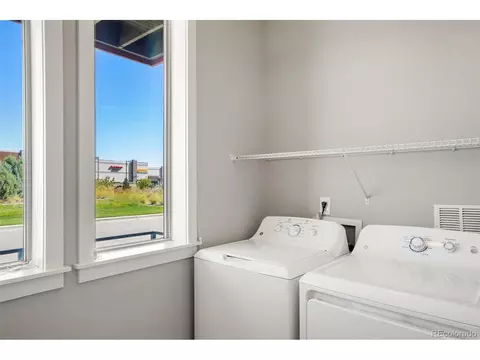 9094 E 49th Pl, Denver, CO 80238 photo 4