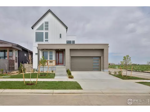 5592 Grandville Ave, Longmont, CO 80503