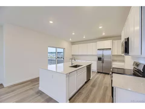 554 Yankee Boy Loop, Elizabeth, CO 80107 photo 3