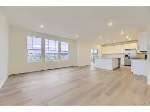 554 Yankee Boy Loop, Elizabeth, CO 80107 photo 2