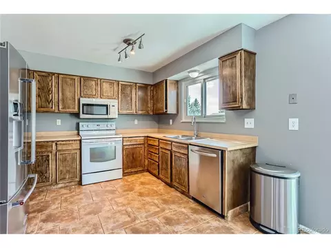 17117 Evans Dr, Aurora, CO 80013 photo 9