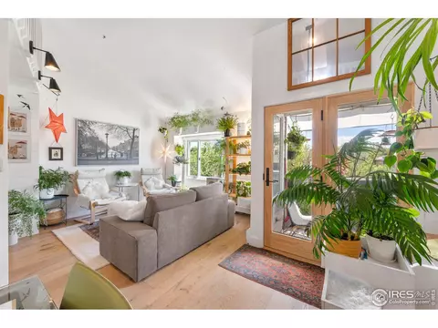 2201 Pearl St #202, Boulder, CO 80302