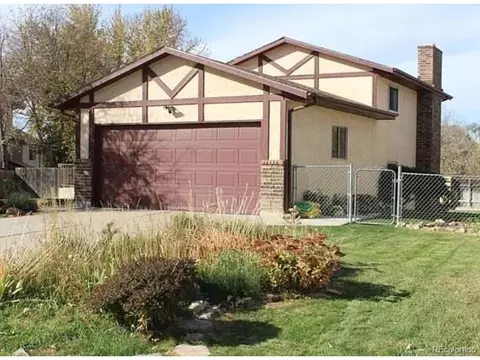 2 Bitterweed Ct, Pueblo, CO 81001