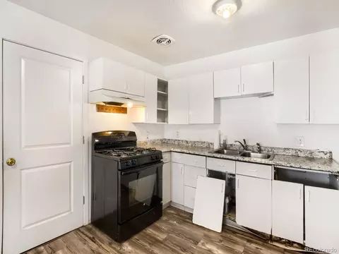 Kitchen - 9629 E 19th Ave, Aurora, CO 80010 photo 2 of 2