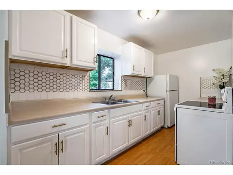 1648 Macon St, Aurora, CO 80010 photo 5