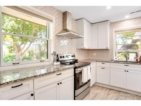 925 10th St, Berthoud, CO 80513 photo 9