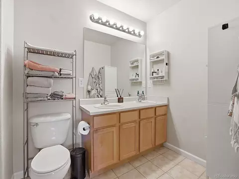 Bath - 7243 S Millbrook Ct #E, Aurora, CO 80016 photo 1 of 4