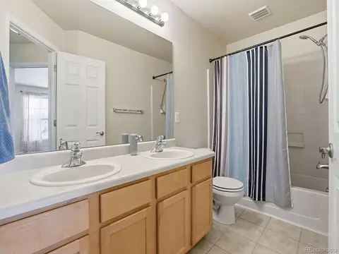 Bath - 7243 S Millbrook Ct #E, Aurora, CO 80016 photo 4 of 4