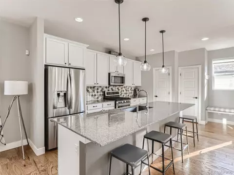 10730 E 26th Ave, Aurora, CO 80010 photo 2