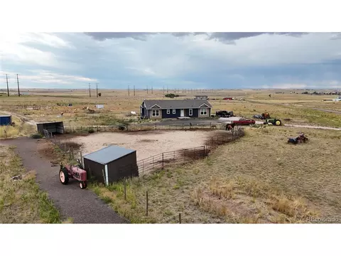 55992 E Chenengo Pl, Strasburg, CO 80136