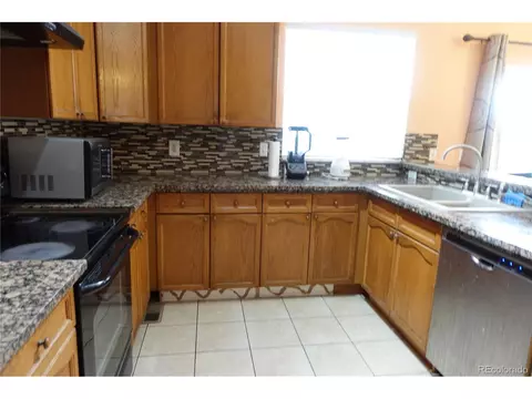 19667 E Vassar Dr, Aurora, CO 80013 photo 8