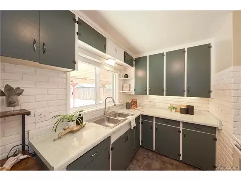 Kitchen - 5185 Beach Ct, Denver, CO 80221 photo 3 of 4