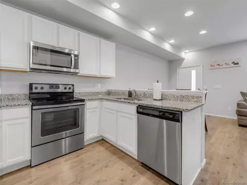 16168 Elk Dr, Denver, CO 80239 photo 10