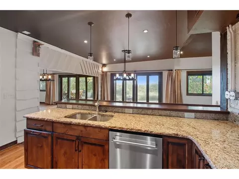 Kitchen - 4805 W 11th Ave, Denver, CO 80204 photo 8 of 9