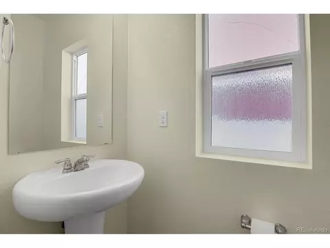5565 Killarney Ct, Denver, CO 80249 photo 10