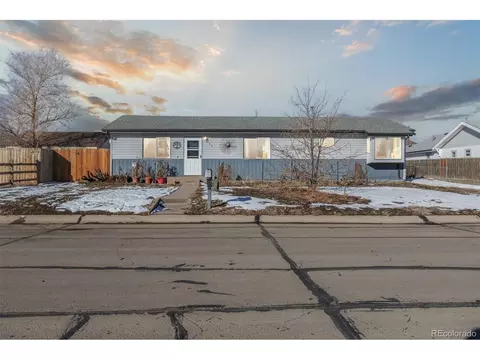 445 4th St, Bennett, CO 80102