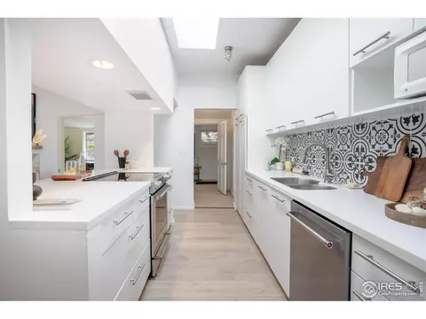 875 Grant Pl, Boulder, CO 80302 photo 8