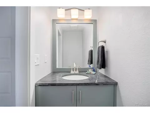 4249 S Mobile Cir #E, Aurora, CO 80013 photo 3