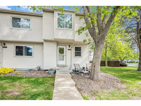 4249 S Mobile Cir #E, Aurora, CO 80013