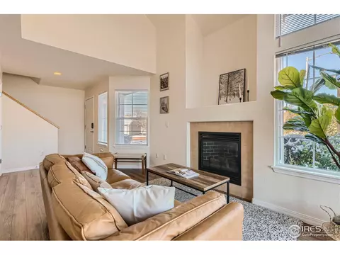 805 Summer Hawk Dr #D-19, Longmont, CO 80504