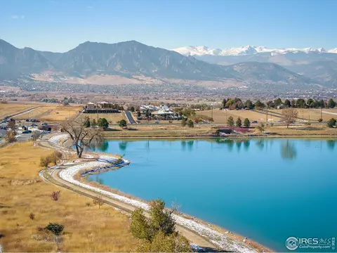 978 Arapahoe Cir, Louisville, CO 80027