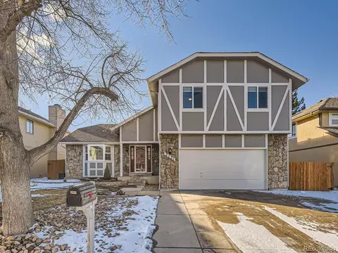 2121 S Newark Way, Aurora, CO 80014