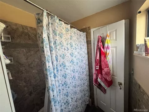 Bath - 1838 E 98th Ave, Thornton, CO 80229 photo 2 of 6