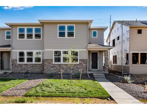 1427 Great Western Dr, Longmont, CO 80501