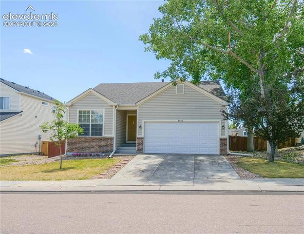 8806 Silver Glen Dr, Fountain, CO 80817