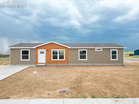 23675 Fleet St, Colorado Springs, CO 80928