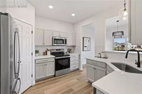 Kitchen - 13122 Devils Thumb Pl, Peyton, CO 80831 photo 4 of 4