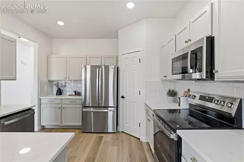 Kitchen - 13122 Devils Thumb Pl, Peyton, CO 80831 photo 2 of 4
