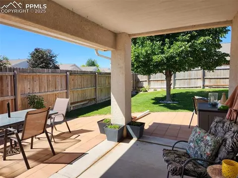 727 Edna Ln, Pueblo, CO 81005