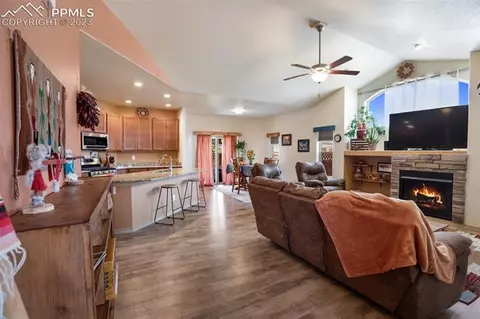 202 Junior Ct, Florence, CO 81226 photo 4