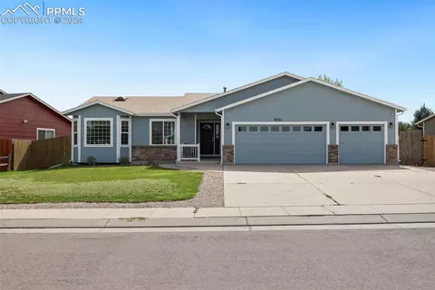 8231 Hidden Pine Dr, Colorado Springs, CO 80925