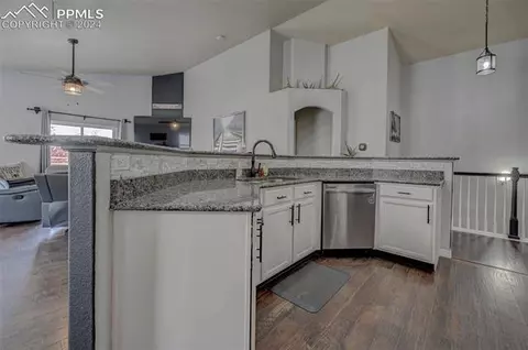 10557 Mount Evans Dr, Peyton, CO 80831 photo 4