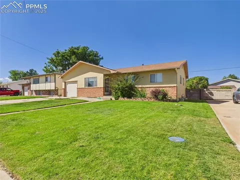 29 Clemson Dr, Pueblo, CO 81005