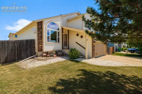 9431 Summit Mesa Dr, Fountain, CO 80817
