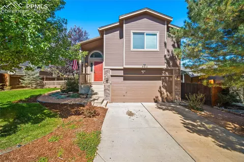 960 Lords Hill Dr, Fountain, CO 80817