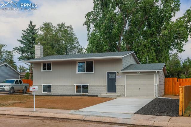 1555 River Dr, Fountain, CO 80817