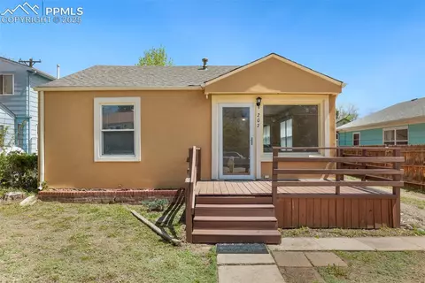 207 N 20th St, Colorado Springs, CO 80904