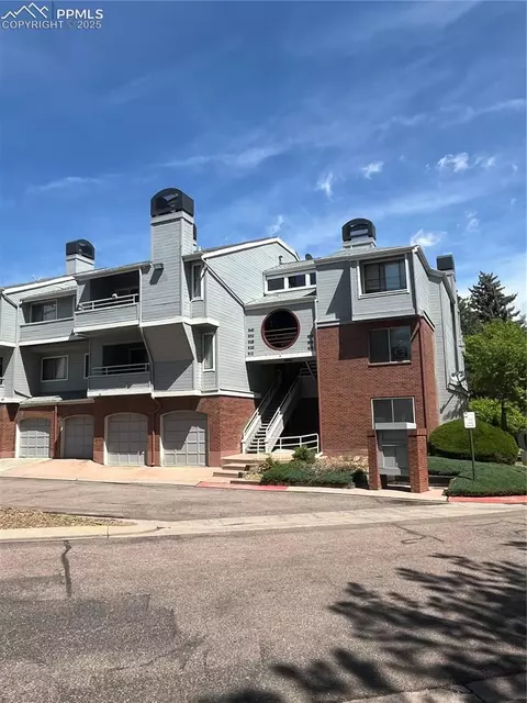 912 Acapulco Ct, Colorado Springs, CO 80910