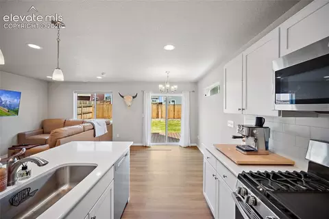 Kitchen - 8062 Jayla Trl, Peyton, CO 80831 photo 5 of 7