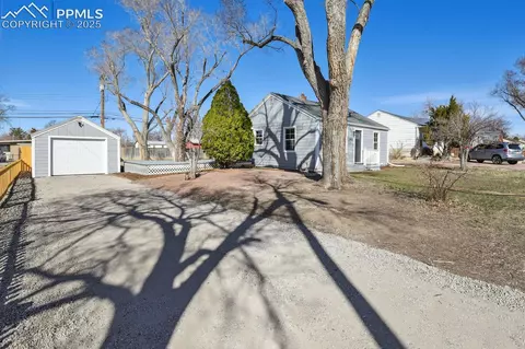 2923 Withers Ave, Pueblo, CO 81008