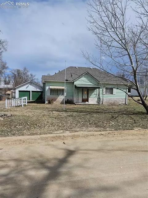 410 Navajo Ave, Simla, CO 80835