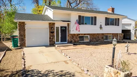 11 Macgregor Rd, Pueblo, CO 81001