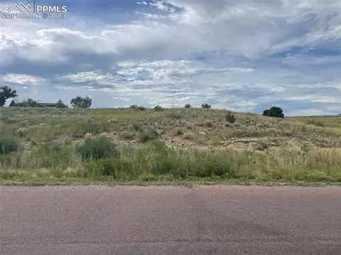 889 S Greenway Ave, Pueblo West, CO 81007