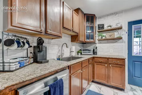 Kitchen - 9955 Mesa Rd, Cascade, CO 80809 photo 3 of 6