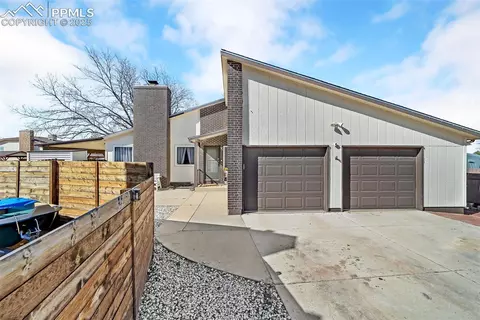 37 Royalty Ct, Pueblo, CO 81005